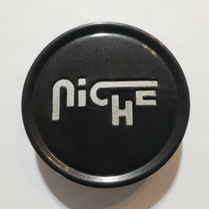 NICHE 2.70" FLAT CAP-GL-BLK SILVER LOGO
