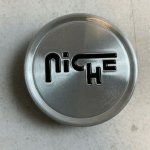 NICHE 2.70"FLAT CAP-GL-BRUSH/BLACK LOGO